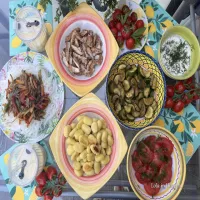 Pyszny obiad w letnim stylu