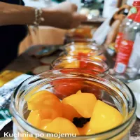 Błyskawiczny sposób na paprykę w occie. Pyszny dodatek do kanapek.