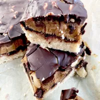 Sposób na  trzymanie diety w trakcie Świąt czyli zdrowe słodycze, a konkretnie kostka snickersowa świąteczna