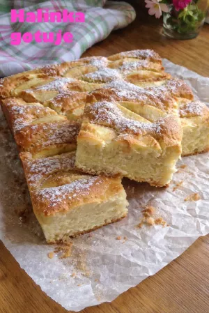 Ciasto jogurtowe z jabłkami na dużą blaszkę