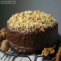 Ciasto marchewkowe z orzechami