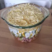 Sałatka warstwowa z karkówką