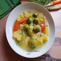 Zupa brukselkowa z ziemniakami