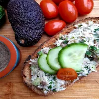 Pasta z pieczonej makreli – pomysł na kanapki