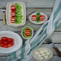 Letnia przystawka z pomidorów i mozzarelli do grilla