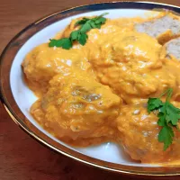 Klopsiki wieprzowe z ryżem w sosie pomidorowym