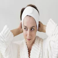 Kaszka na twarzy i czole – jakie są przyczyny i jak się jej pozbyć?