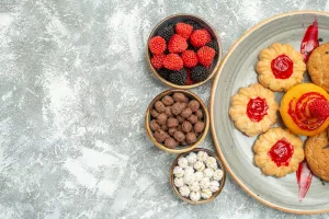 Jak przygotować zdrowe, słodkie przekąski bez glutenu? Na co uważać?