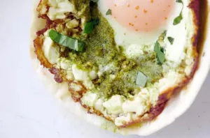 Tortilla z pesto i feta