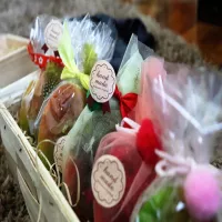 Kosze prezentowe na jubileusz firmy – wyjątkowe zestawy dla pracowników i partnerów