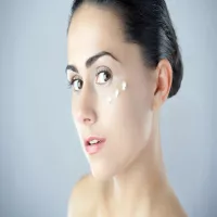 Krem po zabiegach medycyny estetycznej – jak dobrać dermokosmetyk do konkretnej procedury?