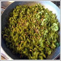 Makaron z pesto z czosnku niedźwiedziego