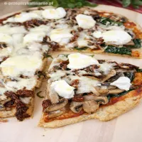 Pizza twarogowa ze szpinakiem i ricottą – szybka i lekka