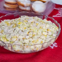 Sałatka z ananasem i szynką