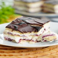 Porzeczkowe ciasto kajmakowe