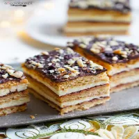 Miodownik z kremem budyniowym