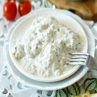 Śledzie w sosie śmiatanowo-koperkowym