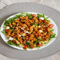 Sałatka z kurczakiem i camembertem