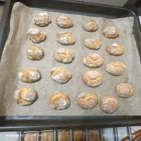 Popękane ciasteczka cytrynowe