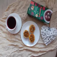 Drożdżowe ślimaczki z mięsem oraz barszczem czerwonym