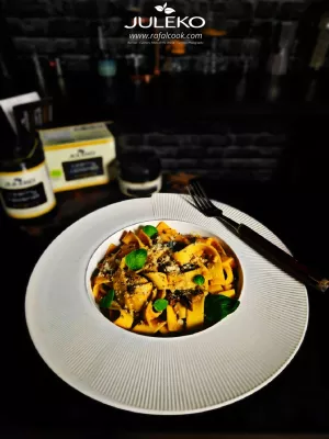 Pappardelle z borowikami i czarnym czosnkiem