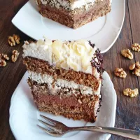 Tort orzechowy z masą czekoladową, orzechową i migdałową