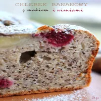 Chlebek bananowy z makiem i wiśniami