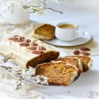 Ciasto marchewkowe z orzechami pekan