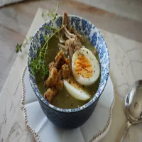 Krem szczawiowy z łopatką wieprzową