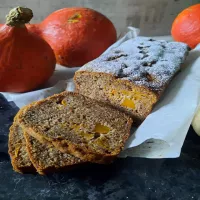 Babka dyniowa z orzechami laskowymi