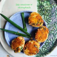 Jaja smażone w skorupkach