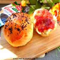 DOMOWE BUŁECZKI Z CZARNUSZKĄ