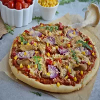 Pizza z boczniakami i mięsem mielonym