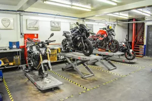 Jak przygotować motocykl do sezonu krok po kroku – praktyczny poradnik dla początkujących i zaawansowanych