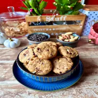 Ciasteczka z kajmakiem orzechami i czekoladą