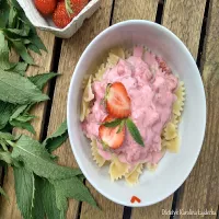 Makaron z truskawkami