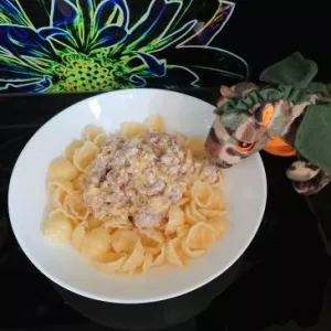 Makaron z mięsem mielonym i cukinią