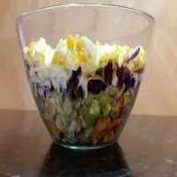 Sałatka warstwowa okolicznościowa z porem i kurczakiem + film