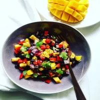 Salsa z mango i czarnej fasoli