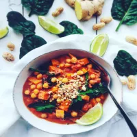 Jak nie zwariować w okolicach czterdziestki oraz przepis na wegański gulasz z ciecierzycy