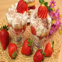 Ekspresowy deser z truskawkami / tiramisu z truskawkami