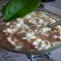 Pasta jajeczna z szynka i pieczarkami