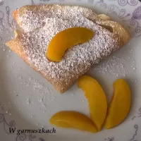 Naleśniki z brzoskwiniami