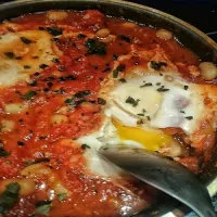 Izraelska szakszuka z fasolą