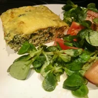 Frittata z łososiem, szpinakiem i serem gruyere