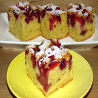 Puszyste ciasto truskawkowe