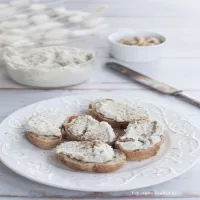 Domowy ser z nerkowców