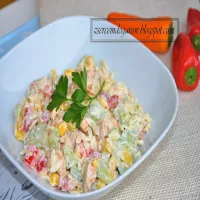 Sałatka makaronowa z kurczakiem