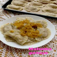 Pierogi z kapustą i grzybami – domowe, miękkie i pełne aromatu