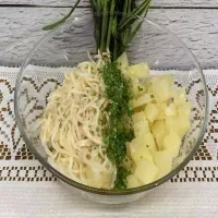 Szybka sałatka z selera i ananasa